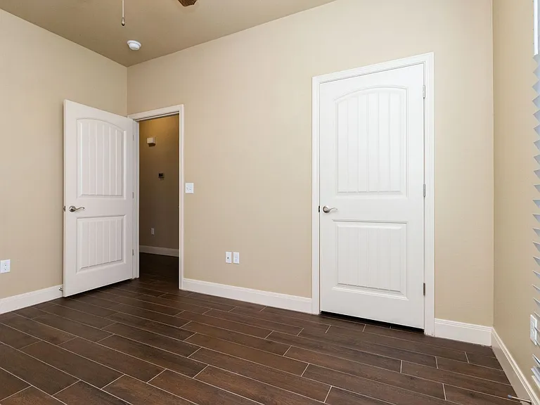 9635 Mossberg St — Photo 14