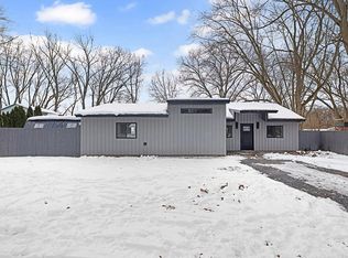 30372 N Meadow Brook Ln, Elkhart, IN