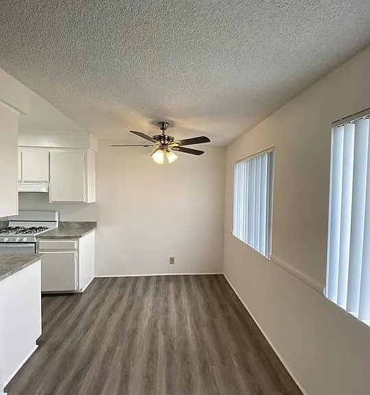 Marquis Apartments — Photo 42