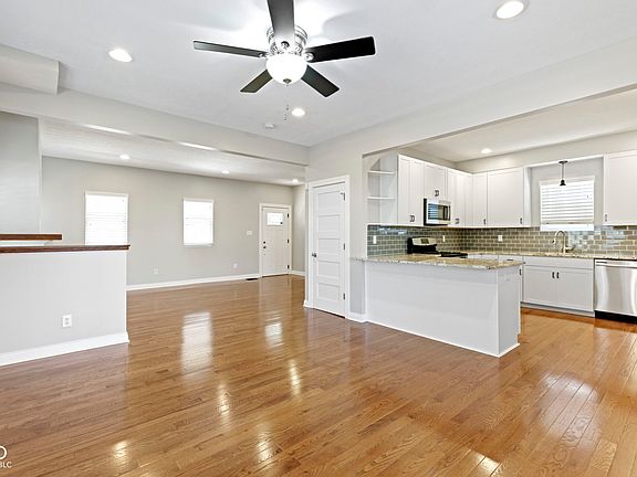 5th image of 2940 N Park Ave