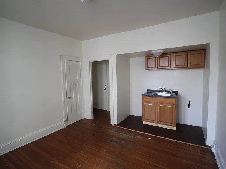 Avon Apartments — Photo 2
