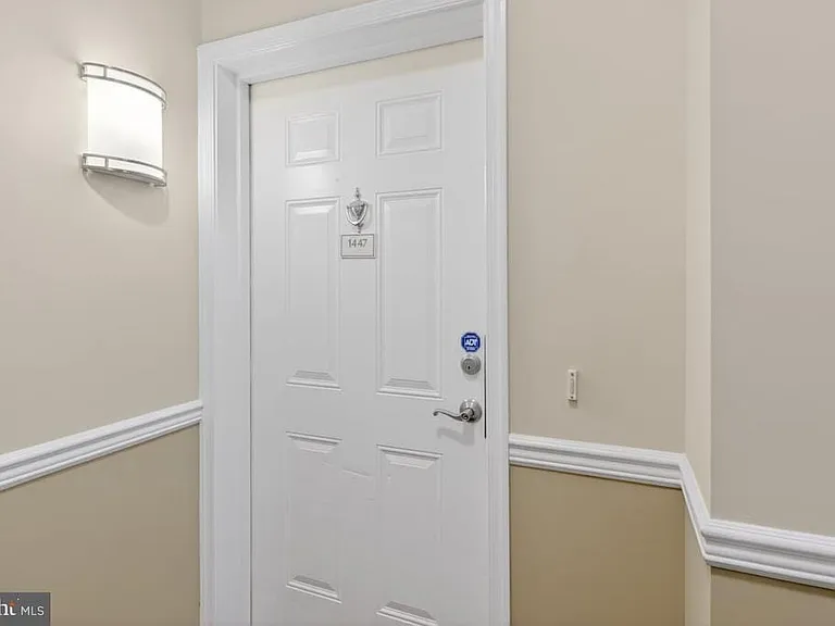 1447 Sierra Dr — Photo 3