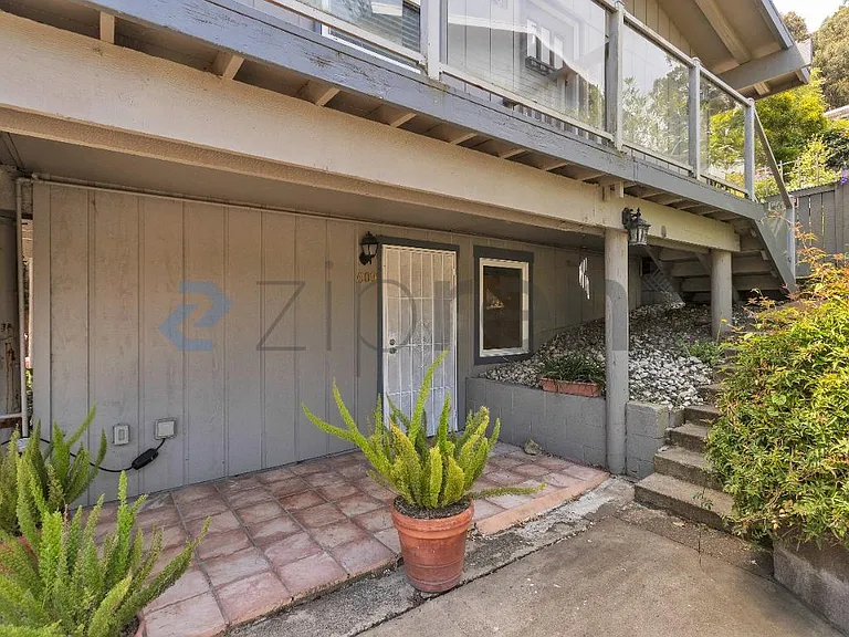 609 Drake Ave #2 — Photo 9