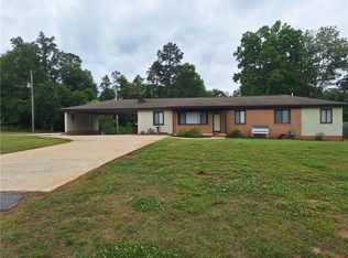 610 Dr Mitchell Rd, Seneca, SC 29678