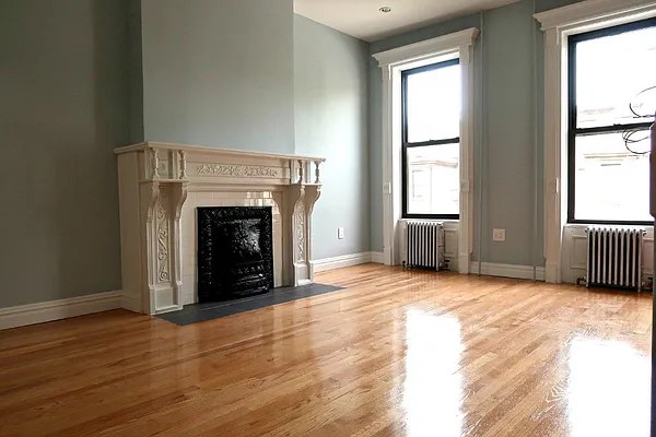 Rented by Level Group | media 10