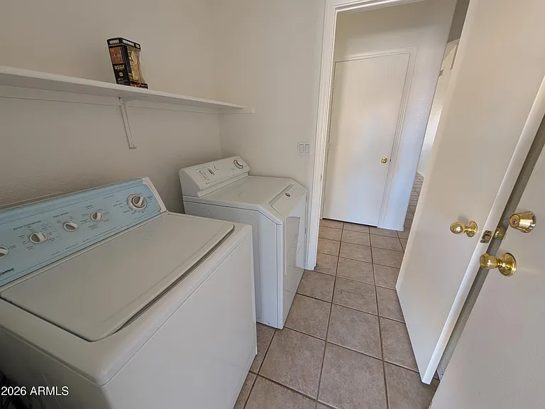 8918 W Paradise Ln — Photo 17