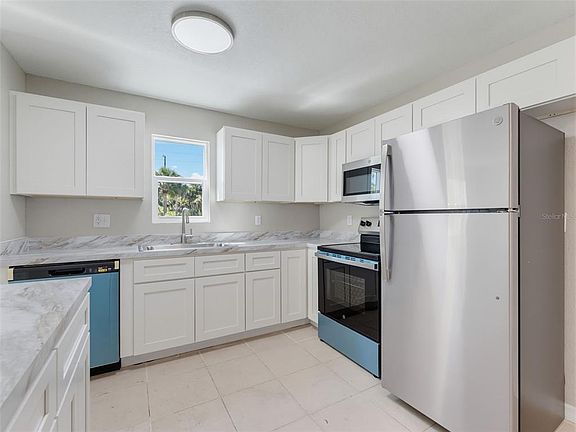 2nd image of 6310 PROVIDENCE CIRCLE #4