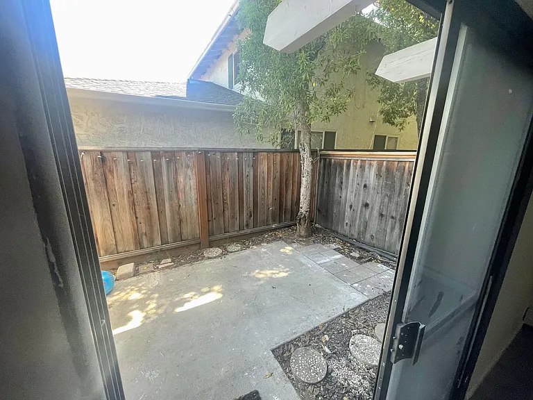 190 Adler Ave — Photo 12