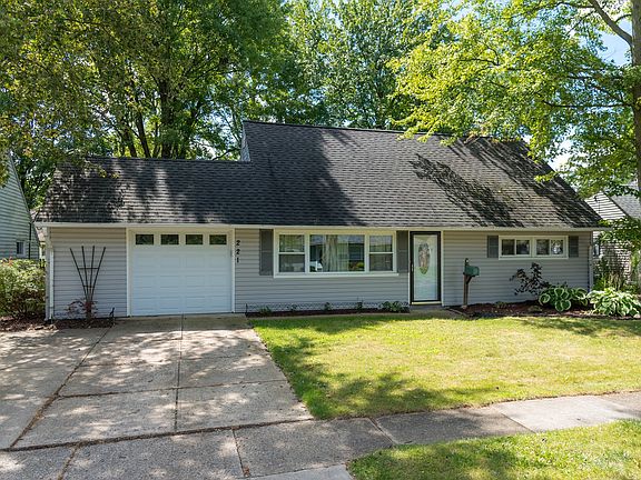 2nd image of 221 Baldwin Dr