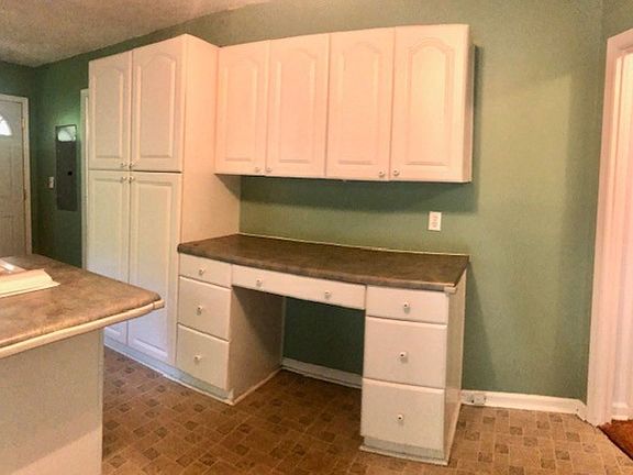 3rd image of 108 N Woodland Dr