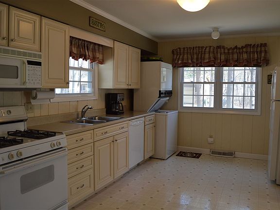 5th image of 207 Oakwood Ave