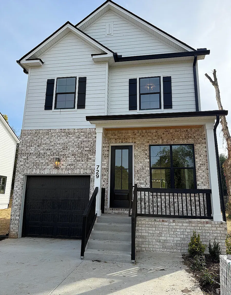 4 bed, 2200 sqft, $2,800 — Photo 1