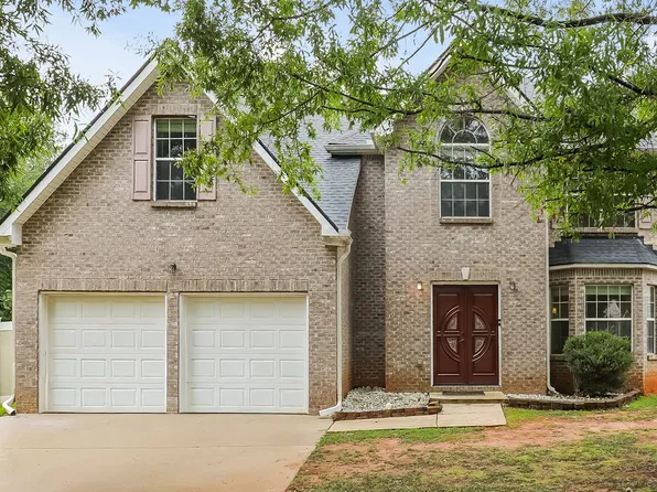 385 Kentwood Springs Dr, Hampton, GA 30228