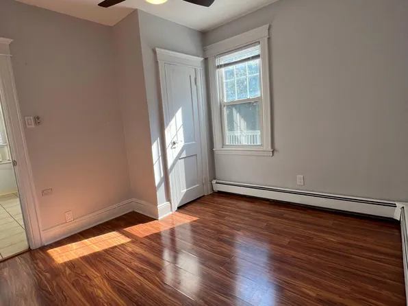 396 Gorge Road image 2 of 9