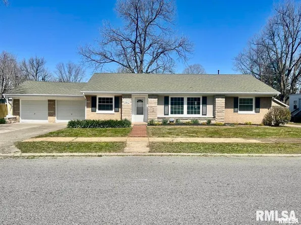 207 W 12th St, Metropolis, IL 62960