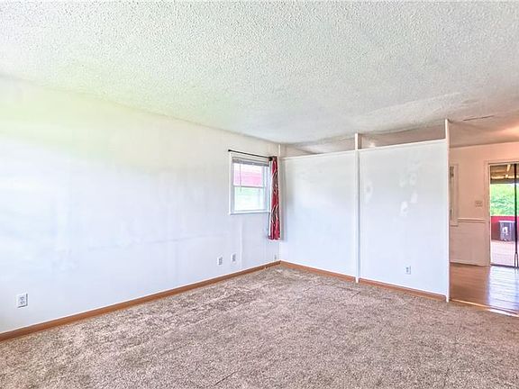 3rd image of 2914 Phillips Ave