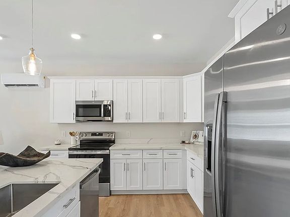 3rd image of 1104 Wonder Way