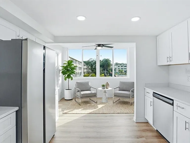 5095 Bay St NE #21O — Photo 6