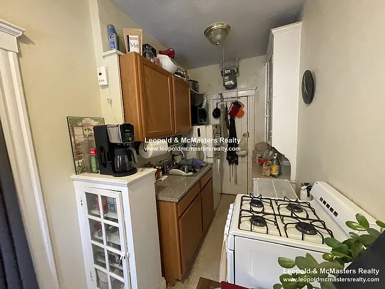 Kelton Street Apartments — Photo 6
