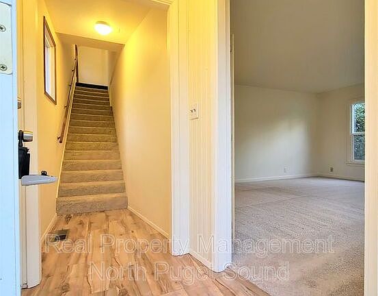 2nd image of 2327 Lombard Ave