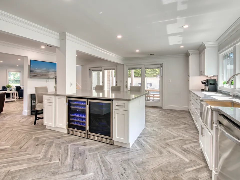 195 Fairview Ave