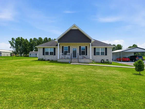 100 Hayden Drake Ln, Lafayette, TN 37083