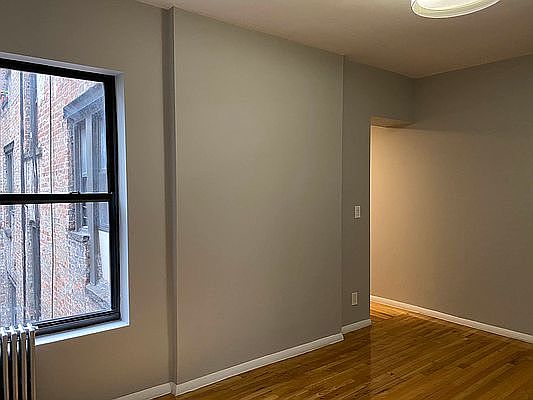 5th image of 1569 Lexington Ave APT 22