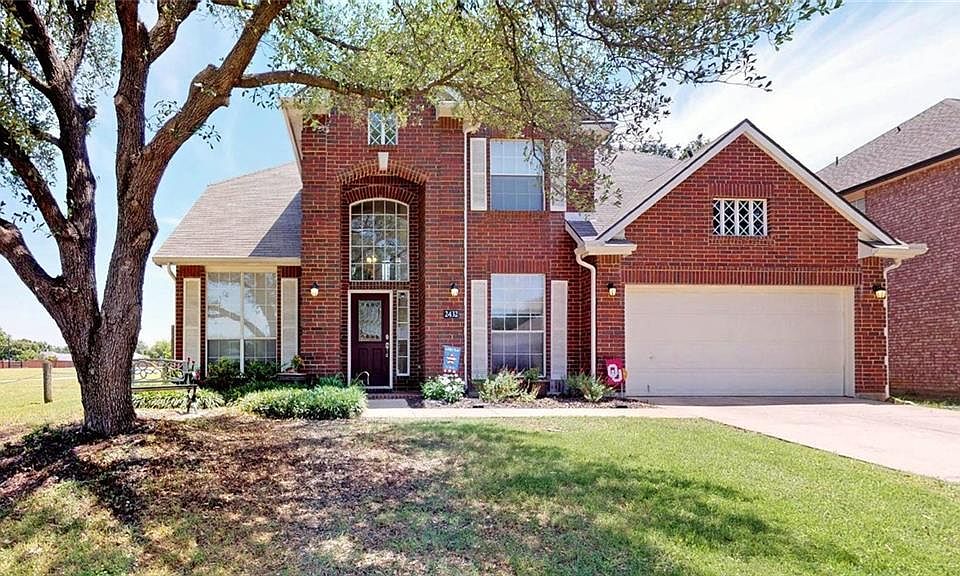 1st image of 2432 Pinehurst Dr