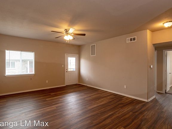 3rd image of 504 E Hazelwood St Unit A
