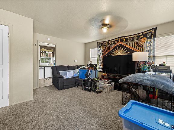 4th image of 305 Saint Andrew St