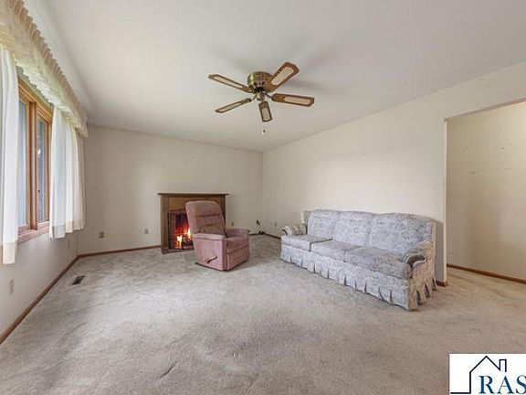 5th image of 52621 Valley View Cir