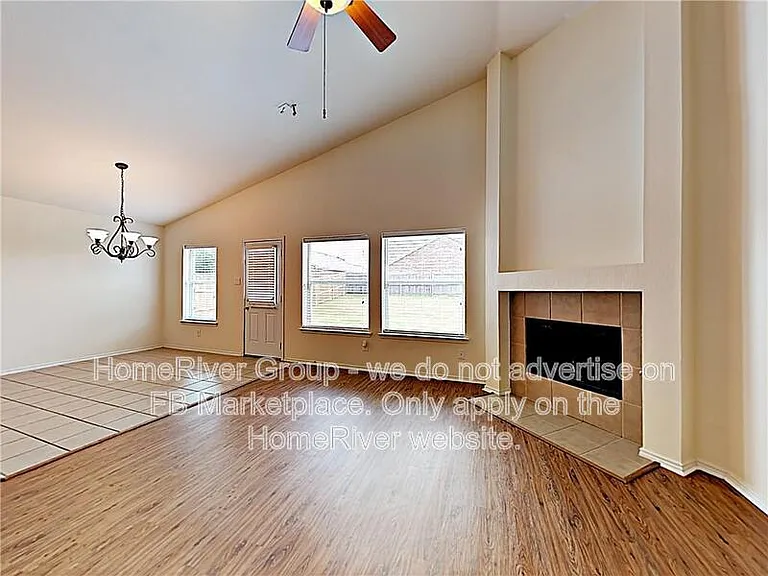 1204 Huntsville Dr — Photo 6