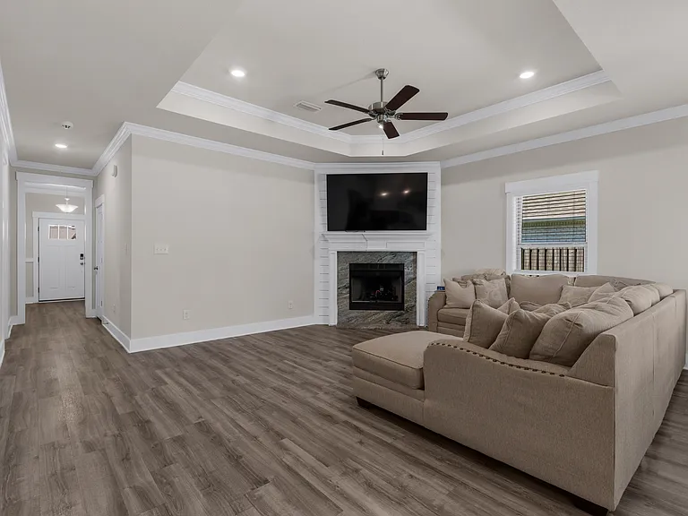 1048 Pheasant Cir — Photo 8