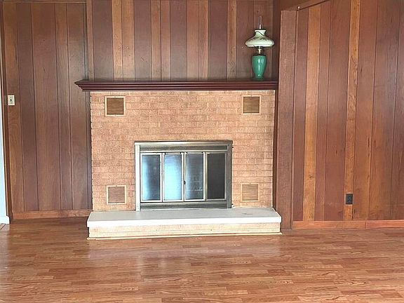 5th image of 1131 N College St