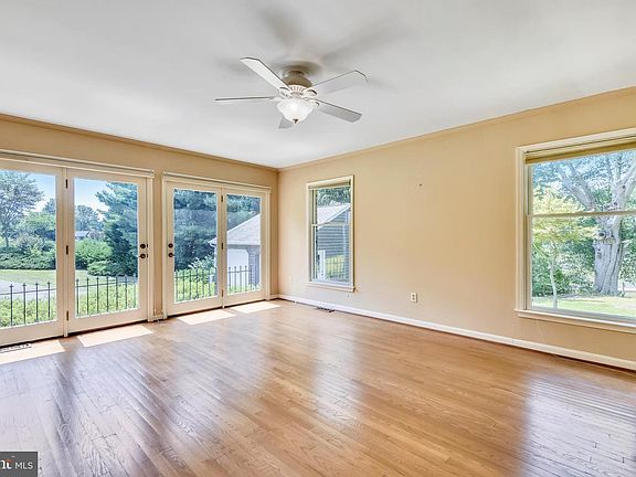 5th image of 104 Governors Way N