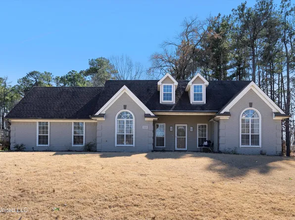 9869 Chris Dr, Olive Branch, MS 38654