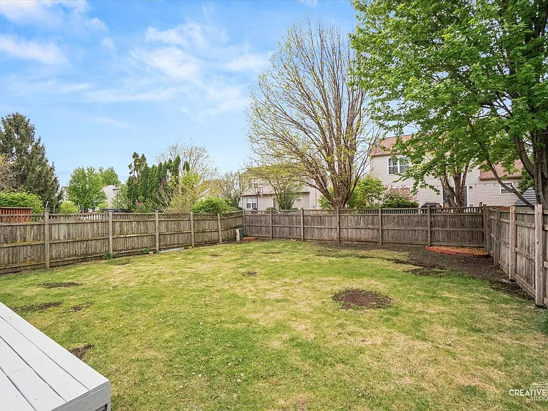 2225 Carpenter Ave — Photo 18
