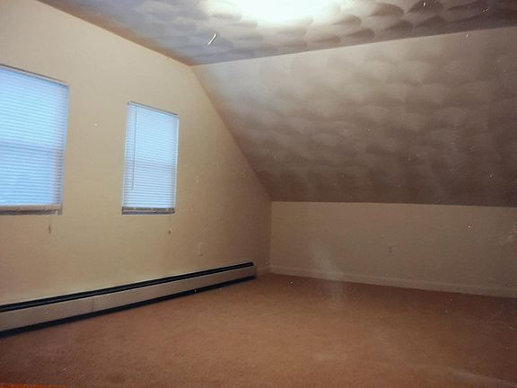 3rd image of 76 Hedley Ave