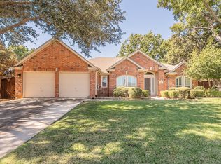 2709 Cobblestone Dr, Grapevine, TX 76051