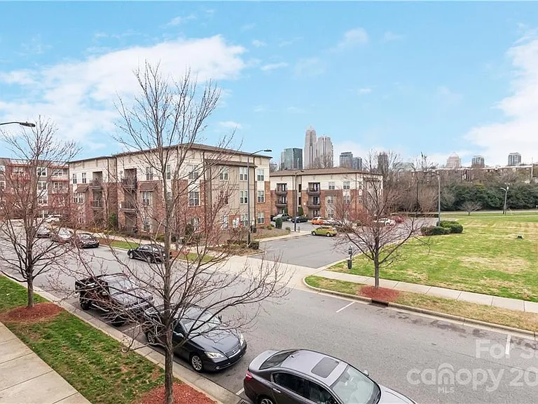 744 Seigle Point Dr — Photo 25