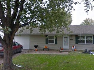 2004 W Sheffield Dr, Muncie, IN 47304