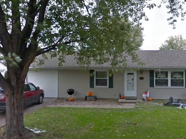 2004 W Sheffield Dr, Muncie, IN 47304