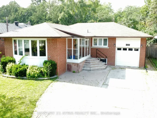 243 Harrygan Cres, Richmond Hill, ON L4C 4J2
