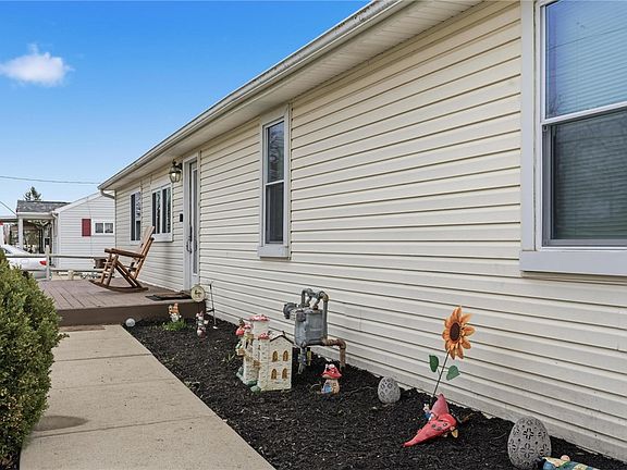 3rd image of 9321 Bruce Dr
