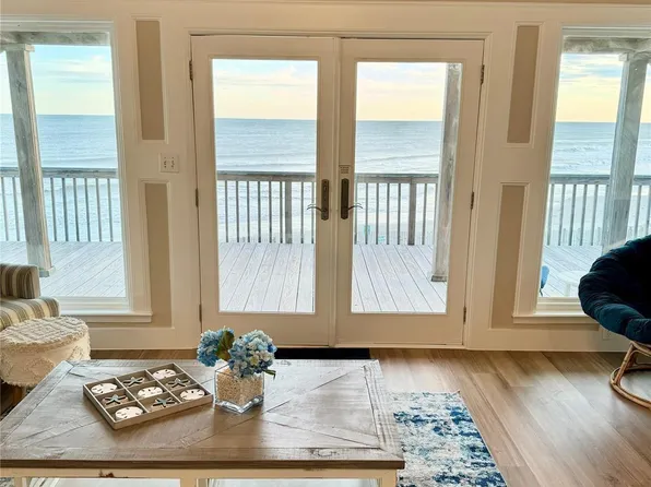 12508 E Buena Vista Dr, Galveston, TX 77554