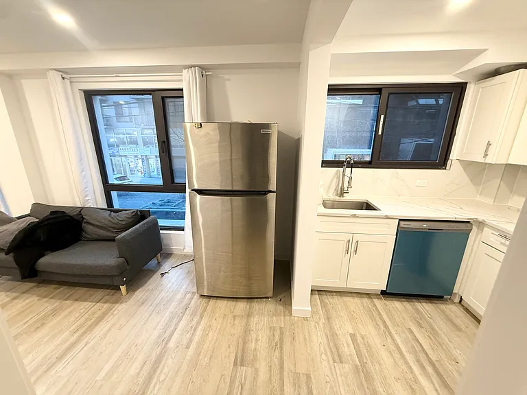 35-15 146th St #2A — Photo 2
