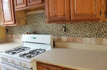 2nd image of 1487 Putnam Ave