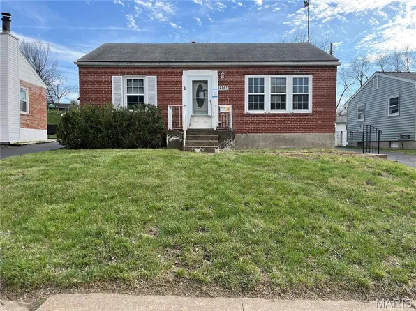 10262 Breckenridge Rd, Saint Ann, MO 63074