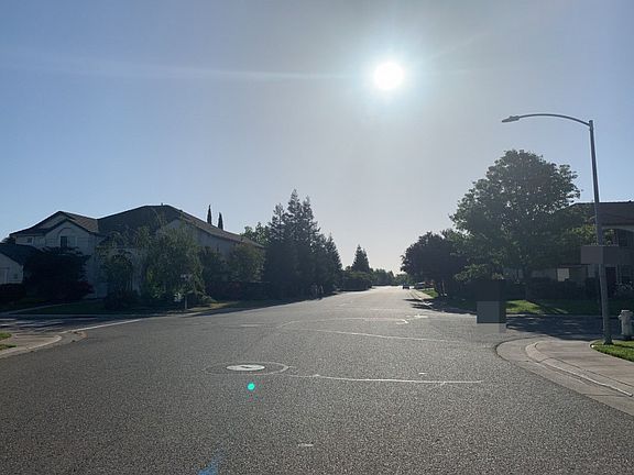4th image of 10032 W Savona Dr