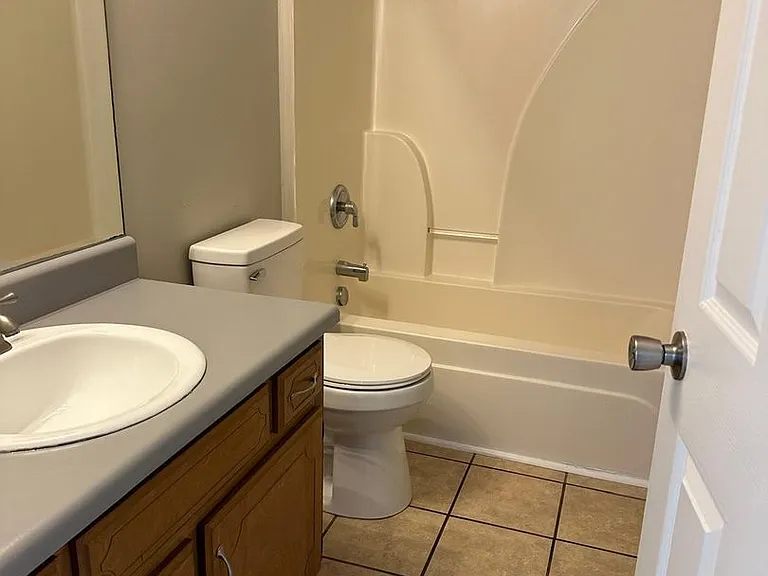 1900 Peaceful Brook Dr — Photo 18